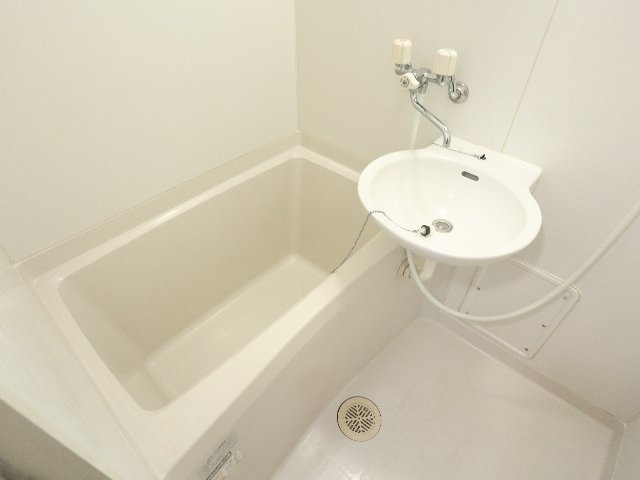 バス・シャワールーム　お風呂で日々の疲れを落としましょう