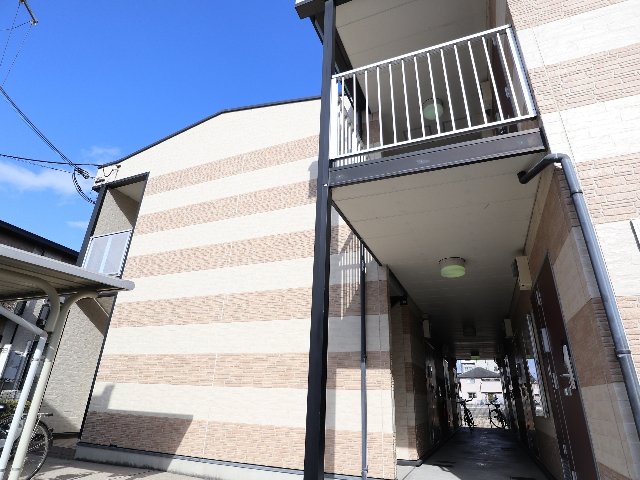 建物外観　☆家具家電つきの素敵な1K♪オシャレな外観♪仲介手数料無料♪