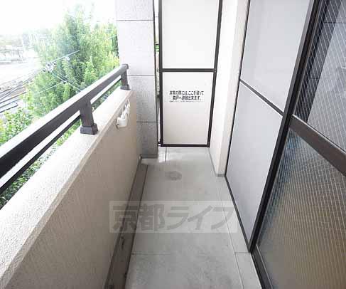 バルコニー　日当りの良いバルコニー