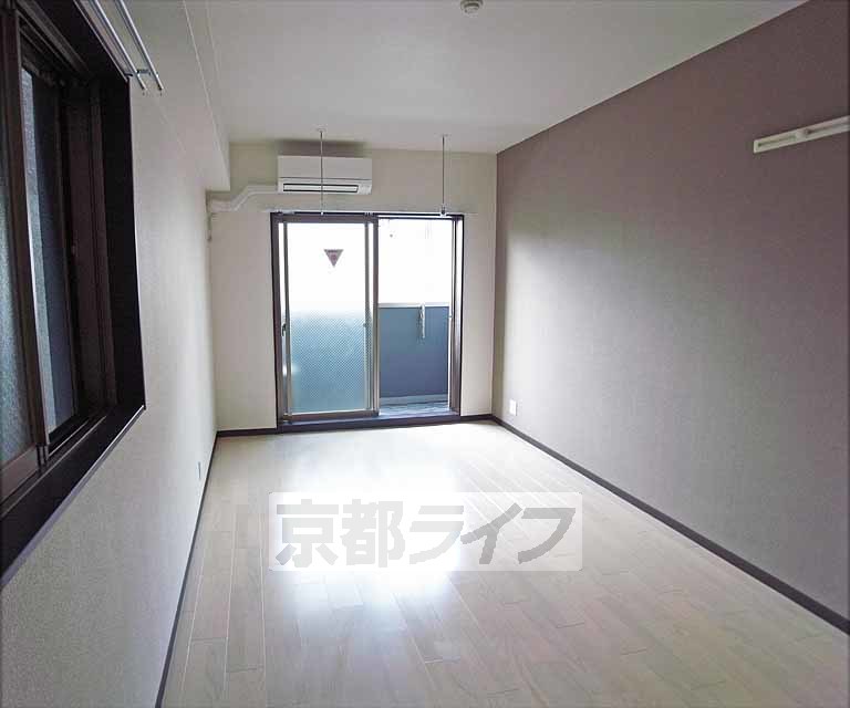 居室・リビング　広めのお部屋です