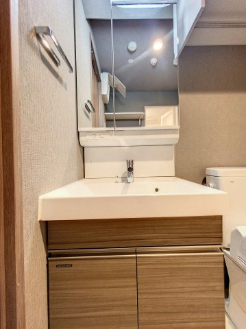 洗面設備　嬉しい独立洗面台