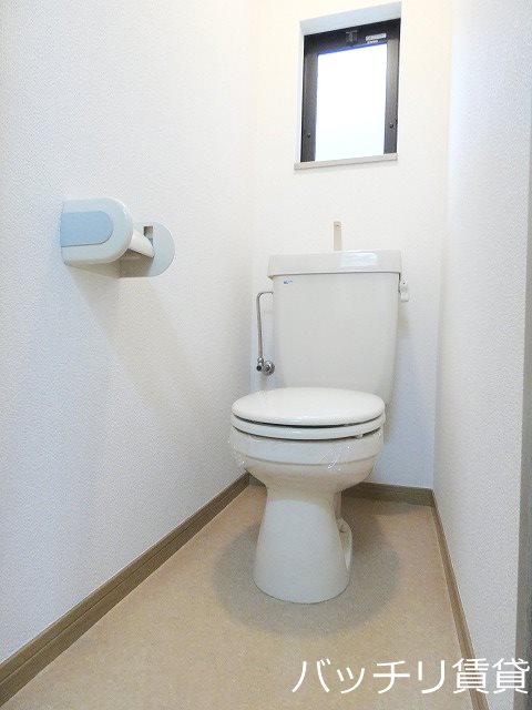 トイレ　同型タイプの為、現状を優先致します。