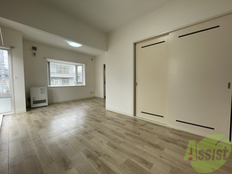 居室・リビング　広くてキレイなお部屋が広がっていて、充実した生活が送れそう。