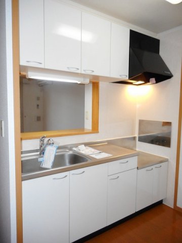 キッチン　コンパクトなキッチンで掃除もラクラク