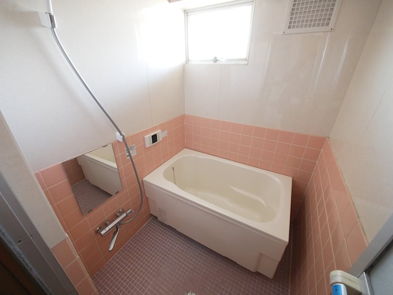 バス・シャワールーム　シャワー・追い焚き給湯