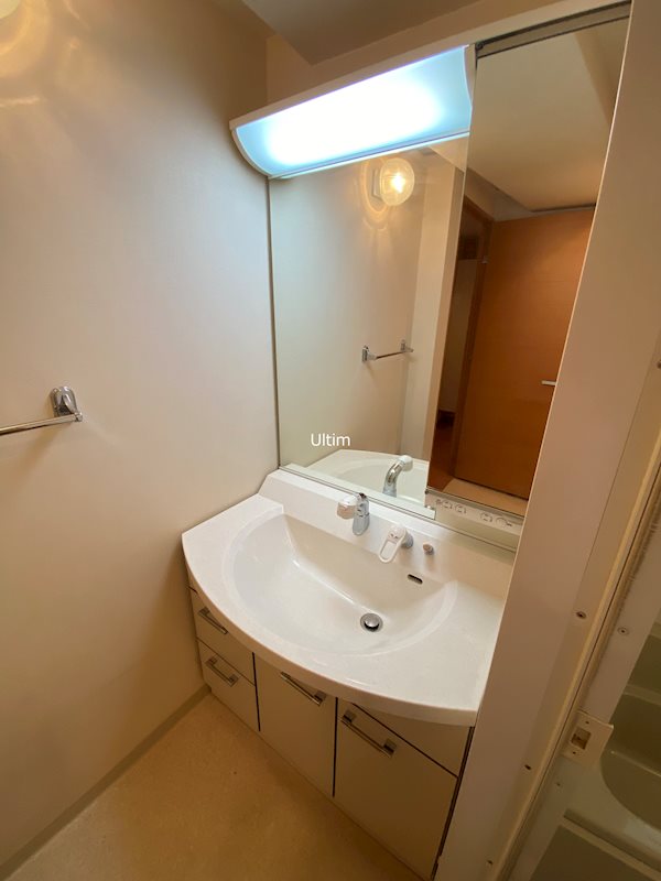 洗面設備　※別のお部屋の写真です