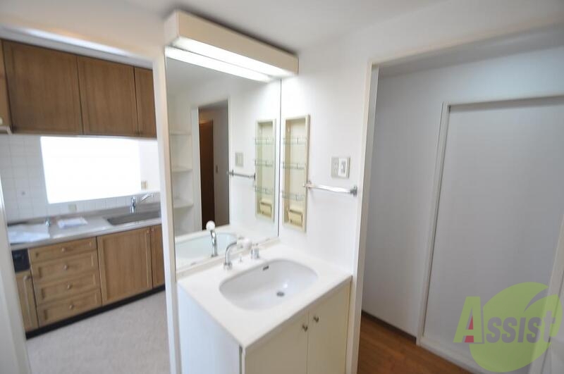 洗面設備　あなたの一日はこのオシャレな空間からはじまります