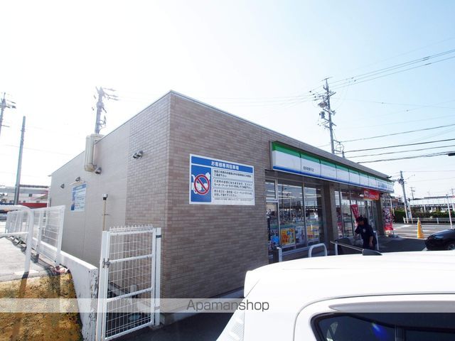 コンビニ　ファミリーマート（コンビニ）まで435m