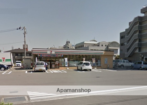 コンビニ　セブンイレブン（コンビニ）まで648m