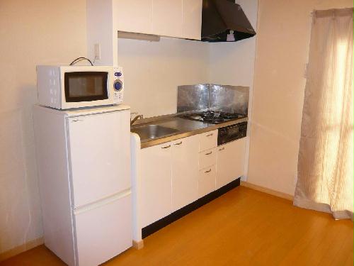 キッチン　三口で広いキッチンです。