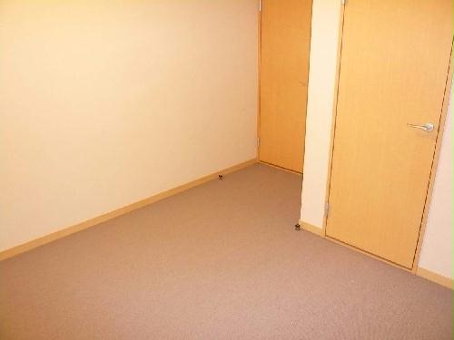 その他部屋・スペース　２階は絨毯のお部屋です。