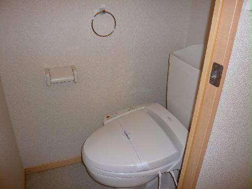 トイレ　温水洗浄便座付きです。