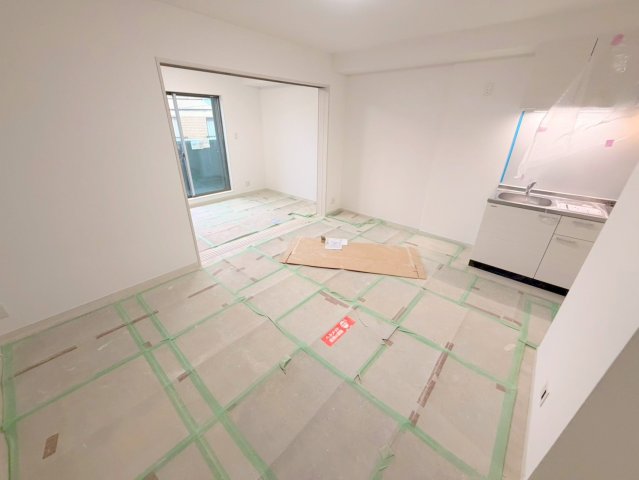 居室・リビング　明るく広々としたリビングです。