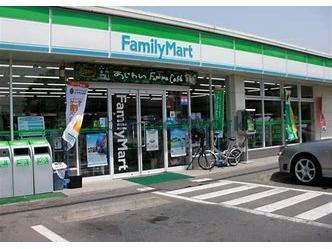 コンビニ　ファミリーマート深谷稲荷町店（コンビニ）まで345m