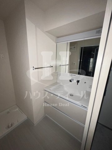 洗面設備　独立洗面化粧台が付いています