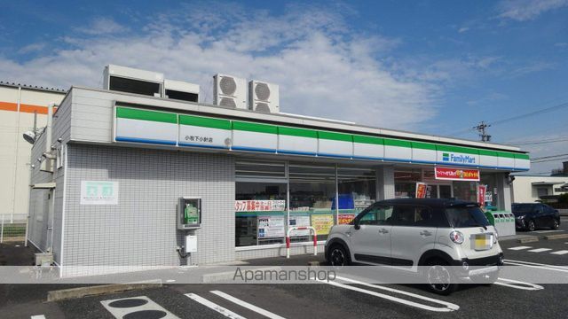 コンビニ　ファミリーマート（コンビニ）まで1182m