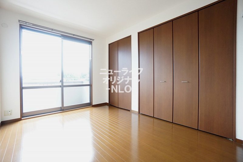 その他部屋・スペース　壁一面が収納スペース☆お部屋を広々使えます☆