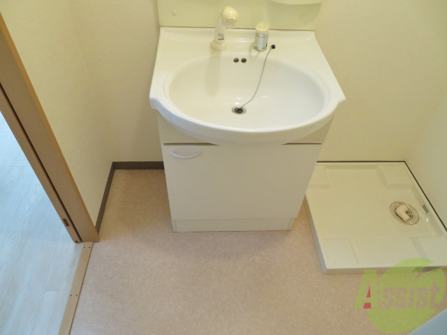 洗面設備　洗面台は独立していて、使いやすそうです。