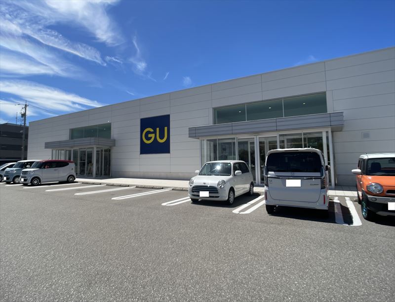 ショッピングセンター　ジーユー金沢大河端店（ショッピングセンター）まで684m