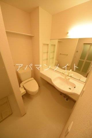 トイレ　落ち着いたトイレです