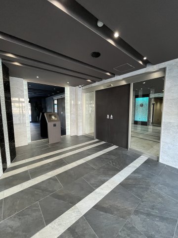 ロビー　MELDIA　CREST　TAPP難波WEST（メディアクレ