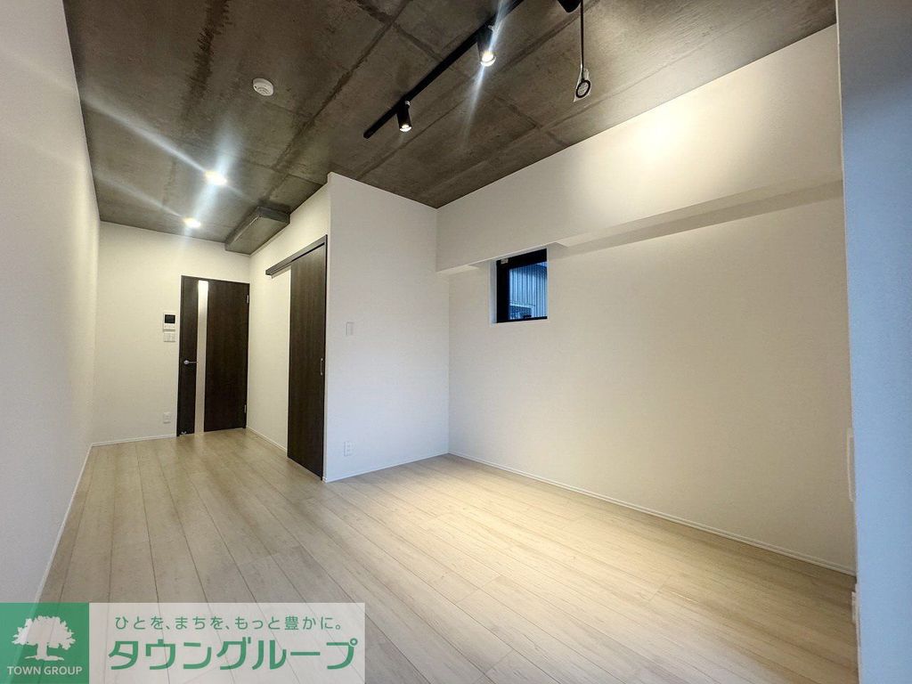 居室・リビング　エントランス