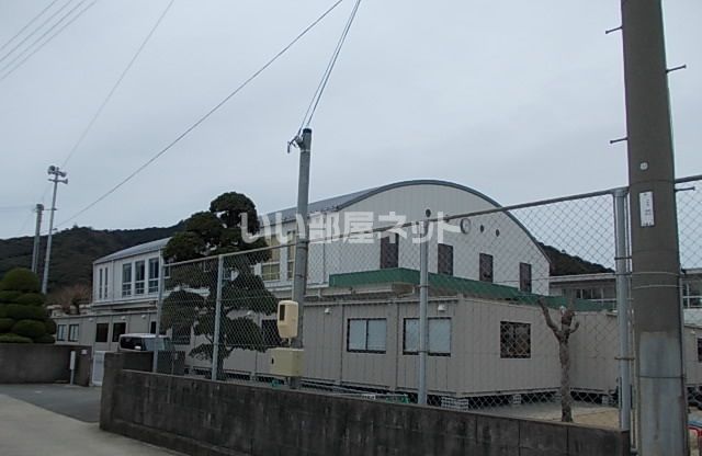 小学校　日高町立内原小学校（小学校）まで604m