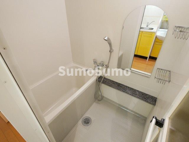 バス・シャワールーム　ゆったり過ごせるお風呂です