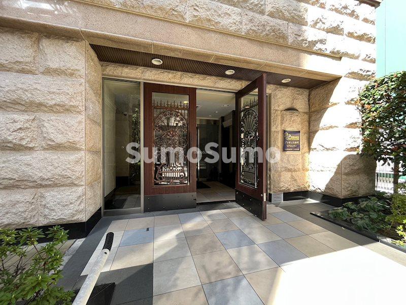 エントランス　清潔なエントランスです