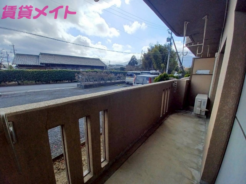 バルコニー　同物件別室画像