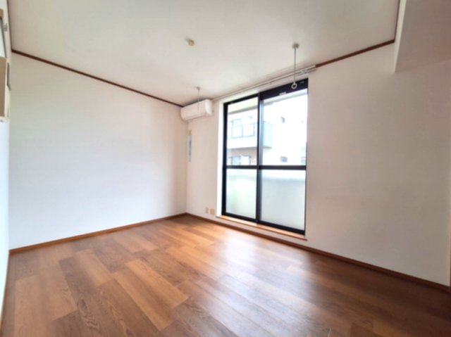 居室・リビング　★明るい洋室★