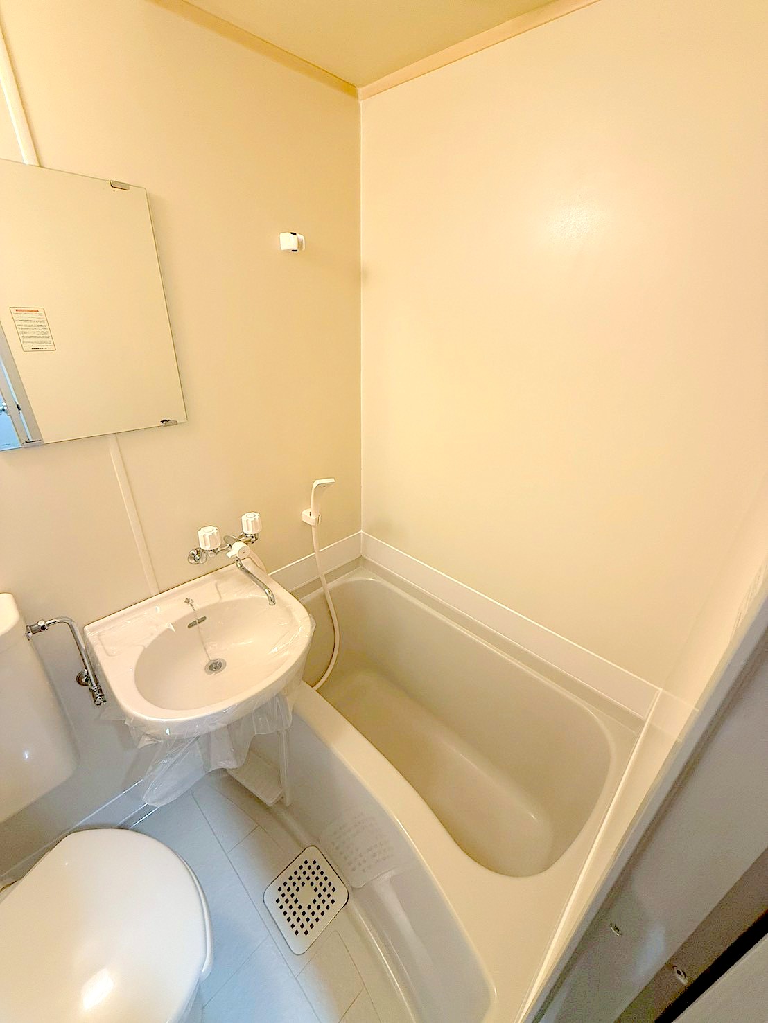 バス・シャワールーム　※同タイプの室内写真です。現況優先します。