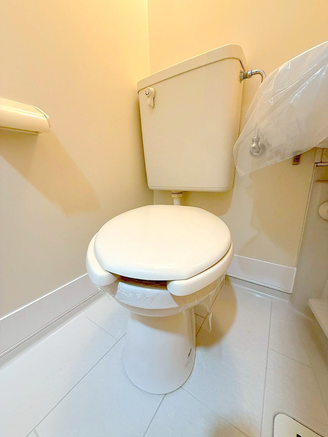 トイレ　※同タイプの室内写真です。現況優先します。