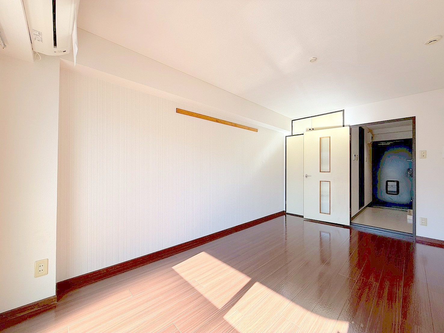 居室・リビング　※同タイプの室内写真です。現況優先します。