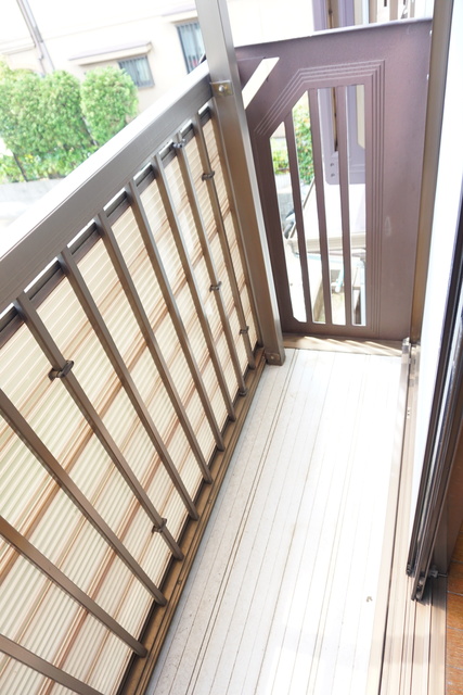 バルコニー　お天気のいい日は外干しもできますね！！