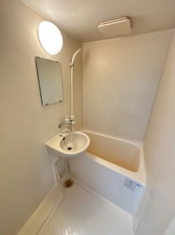 バス・シャワールーム　図面と現状に相違がある場合には現状を優先