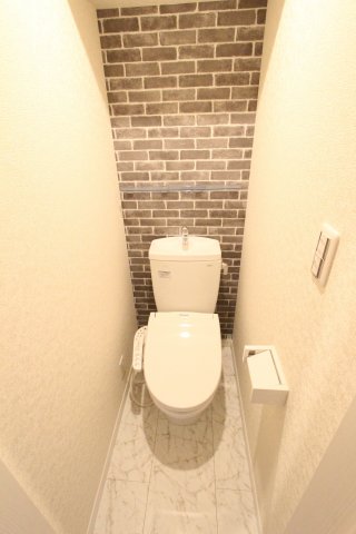 トイレ　※同タイプ参考写真になります。