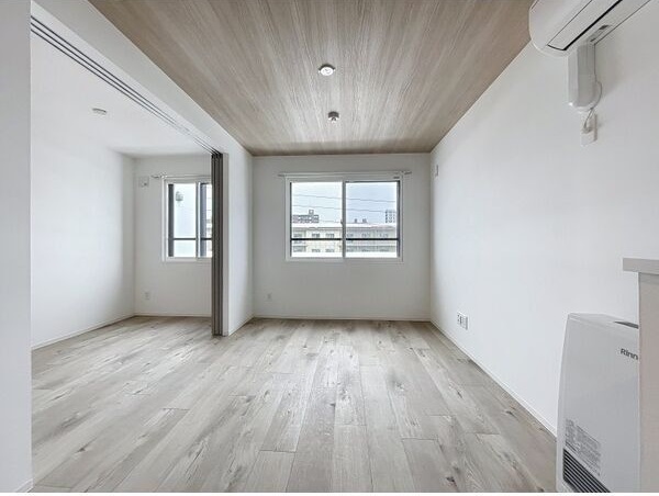 居室・リビング　エアコン付き♪