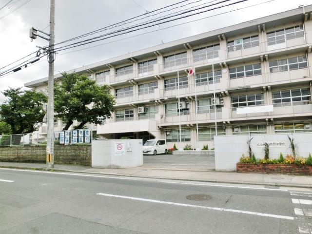 中学校　白銀中学校（中学校）まで750m