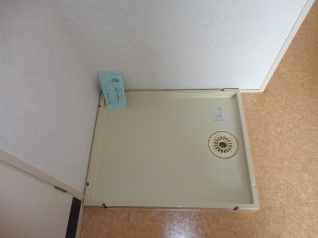 その他設備　洗濯機置場※写真は別号室です。