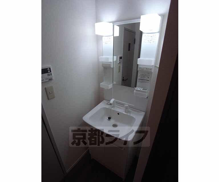 洗面設備　独立洗面台です。