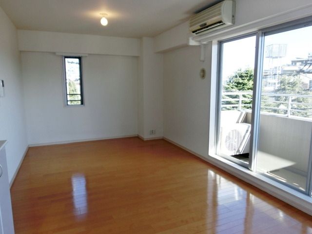 居室・リビング　★15.7帖のリビングスペースでゆっくりお過ごしいただけま…