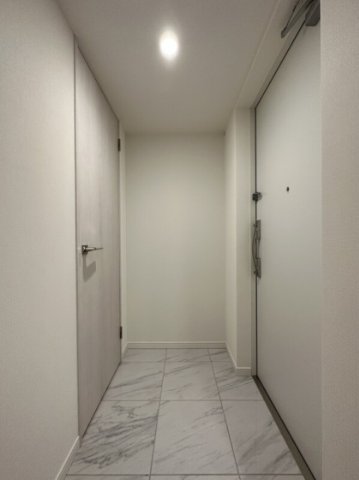 玄関　別部屋参考写真になります