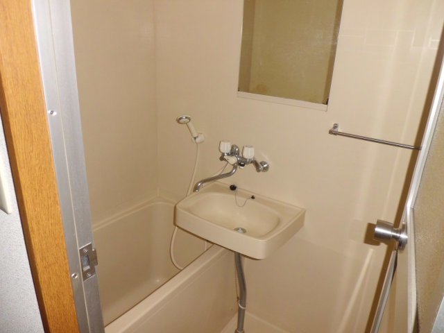 バス・シャワールーム　※写真は類似です