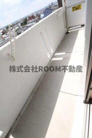 バルコニー　お洗濯にも便利なバルコニー付き