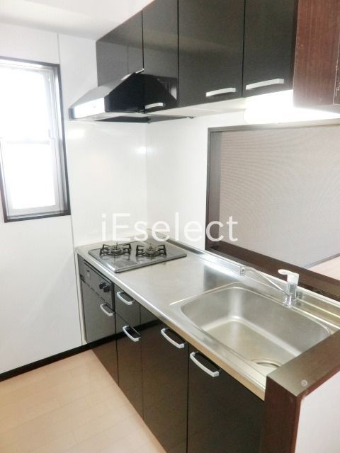 キッチン　人気の広々カウンターキッチンです。