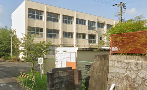 小学校　東浦町立森岡小学校（小学校）まで487m