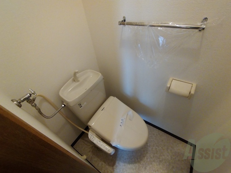 トイレ　トイレです。ウォシュレット付を探している方、おすすめです。