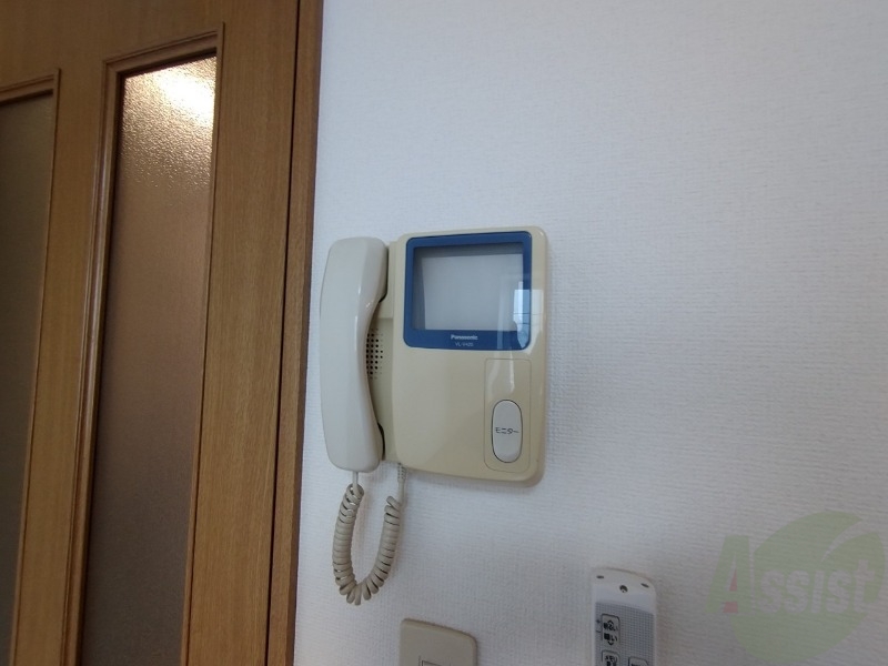 セキュリティ　ＴＶモニター付インターホンです。来客者の顔が見えるので安心！