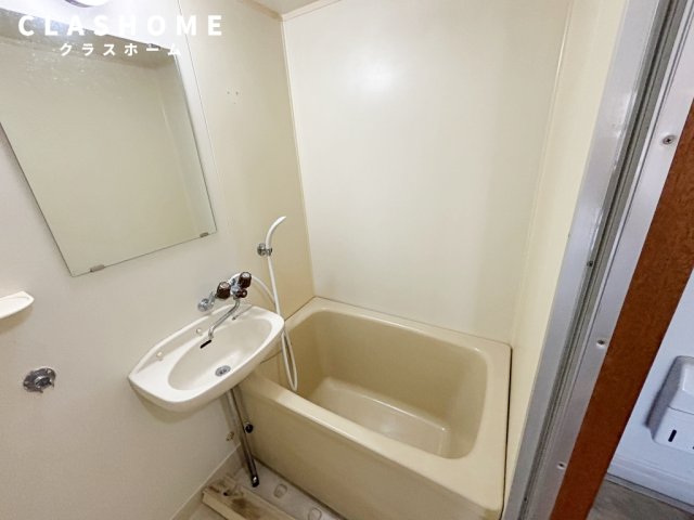 バス・シャワールーム　同物件の別部屋になります。